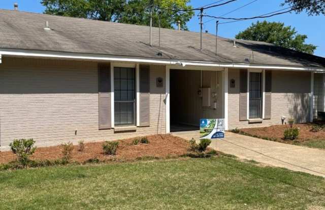New Listing! 111 Cedar Ct Wetumpka, AL 36092 Gallery 1