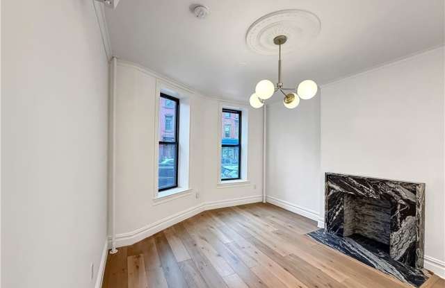 249 11th Street Gallery 3