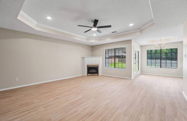 Newly Remodeled 3 Bedroom, 2 Bath Home with Garage and Fenced in Yard Gallery 4