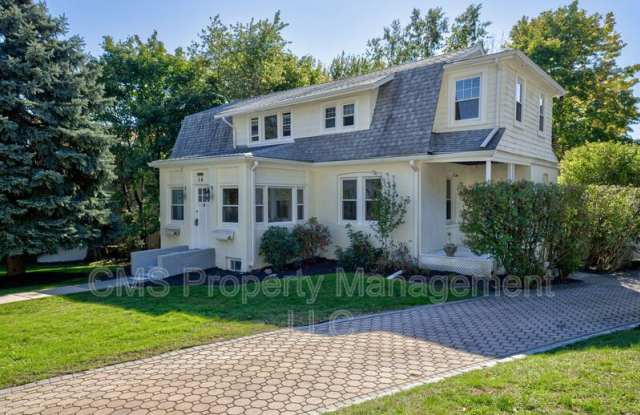 14 Winding Way Gallery 1