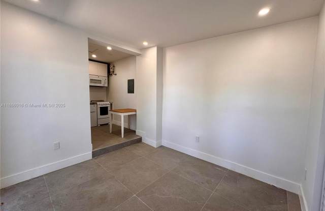 2952 SW 27th Ter photos photos