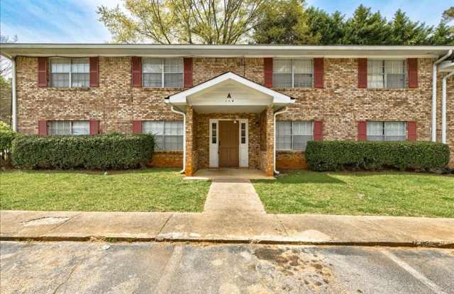 Welcome to this charming 2-bedroom, 1-bathroom home located in the vibrant community of Stockbridge, GA. Unit A-8 - 111 West Burke Street, Stockbridge, GA 30281
