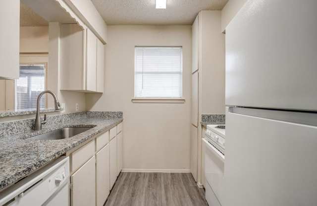 HALF OFF FIRST MONTH'S RENT Gallery 1