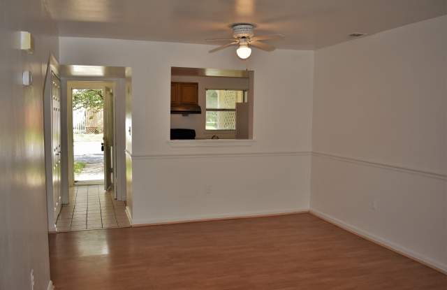 11906 Roan Ln Gallery 4