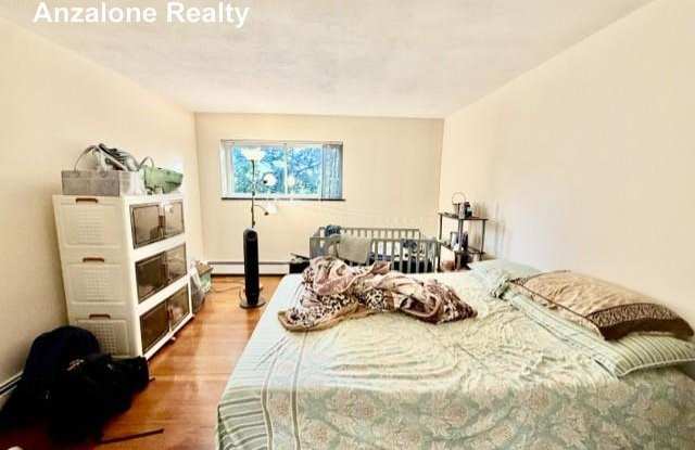 260 Mount Auburn Gallery 3