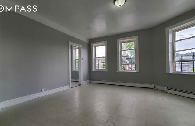 170 Soundview Avenue Gallery 2