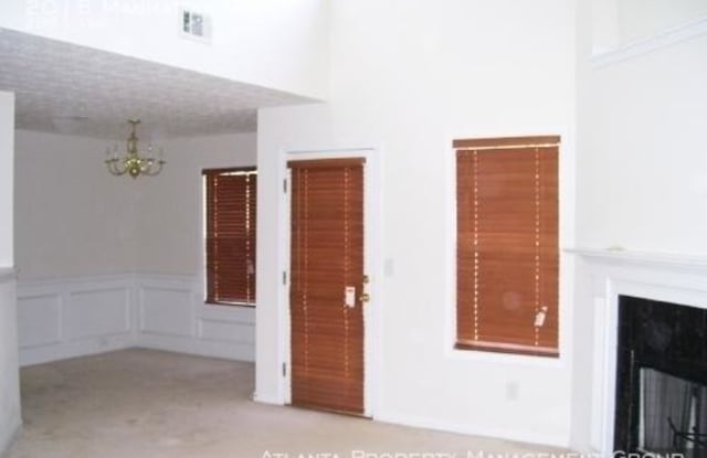 2018 Manhattan Pkwy Gallery 3