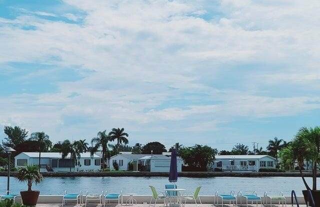 2006 S Federal Highway unit: 401 photos photos