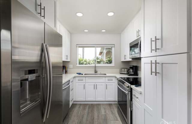 828 E Fairway Drive Gallery 2