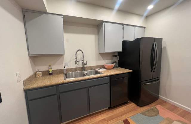 Charming Furnished 1-Bedroom Loft-Style Condo in Central Salinas Near Shopping and Parks photos photos