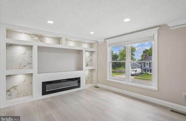 1315 DANBERRY Drive Gallery 3