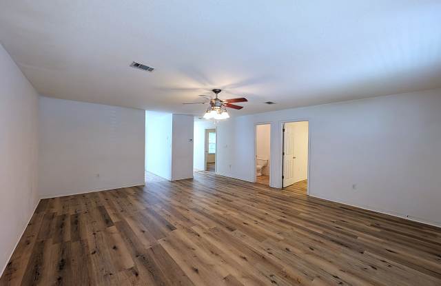 1104 Howell Rd Apt I Gallery 2