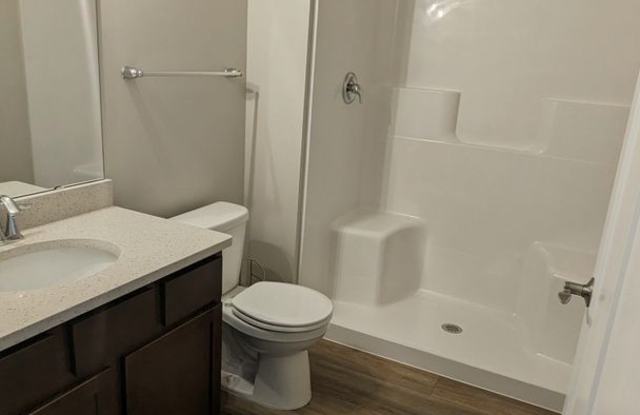 2023 Beautiful 3 Bedroom home with first floor master bedroom Gallery 4
