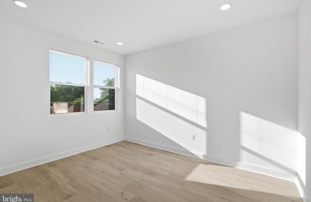 2322 N 5TH Street Gallery 2