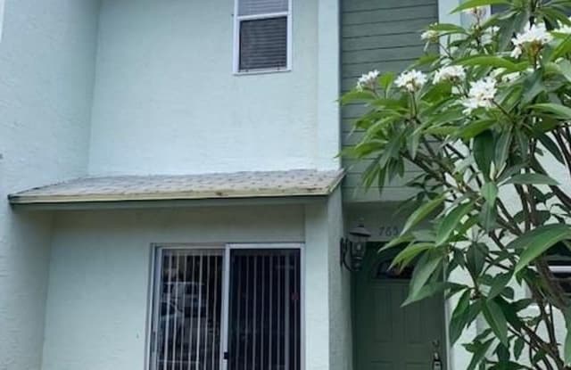 765 Crystal Lake Dr - 765 Crystal Lake Dr, Deerfield Beach, FL 33064