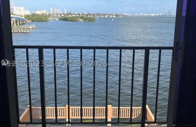 7899 NE Bayshore Ct Gallery 2