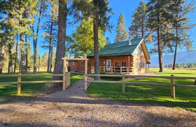 Beautiful cabin with privacy fully furnished photos photos