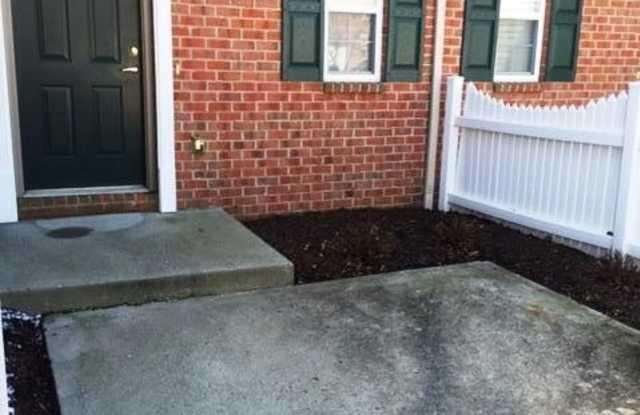 840 Mystic Pointe Drive Gallery 2