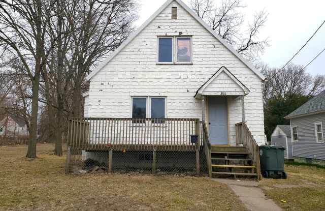 FOR RENT- 306 Charles St- Pets Ok* Newly Remodeled! photos photos