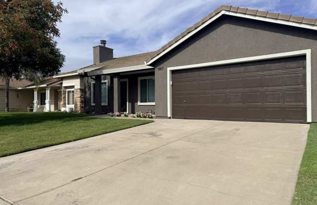 Beautifully Updated 3-Bedroom Home with Modern Upgrades & Spacious Backyard! Located in ATWATER!! Gallery 1