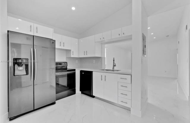 13125 SW 64th Ter photos photos