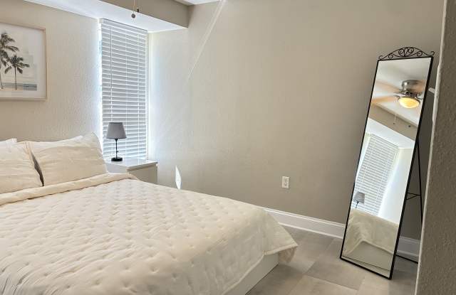 5103 Condado Terrace Gallery 2