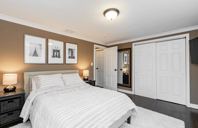 PRIVATE SUITE W/ HOME OFFICE & LIVING ROOM Gallery 4