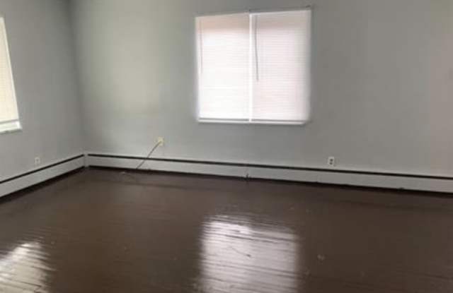 125 Niagara Avenue - 2 Gallery 2
