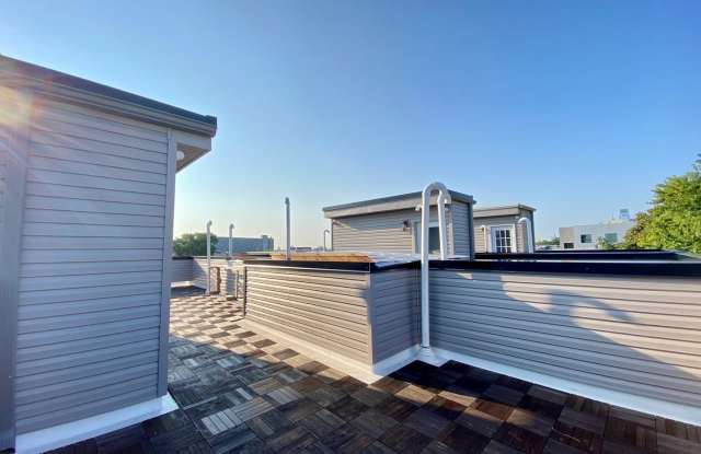 Brand-new 5 bed/5.5 bath house with rooftop and backyard. UTILITIES INCLUDED! Gallery 3