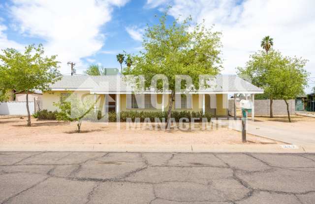 Quaint Home in an Established Neighborhood - 327 East Orange Drive, Casa Grande, AZ 85122
