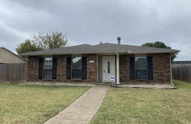 720 Nora Ln - 720 Nora Lane, DeSoto, TX 75115