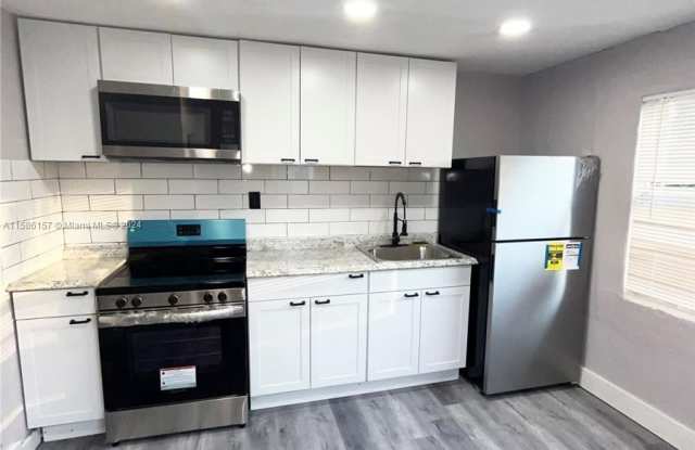 400 NW 7th Ct - 400 Northwest 7th Court, Hallandale Beach, FL 33009