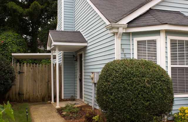 1961 Brittania Circle Gallery 4