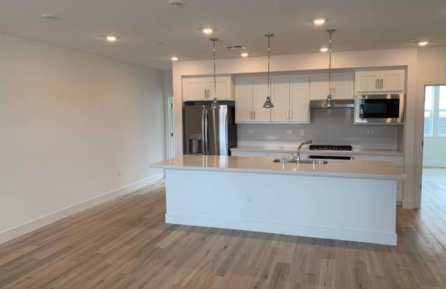 2932 Feliz Road Gallery 2