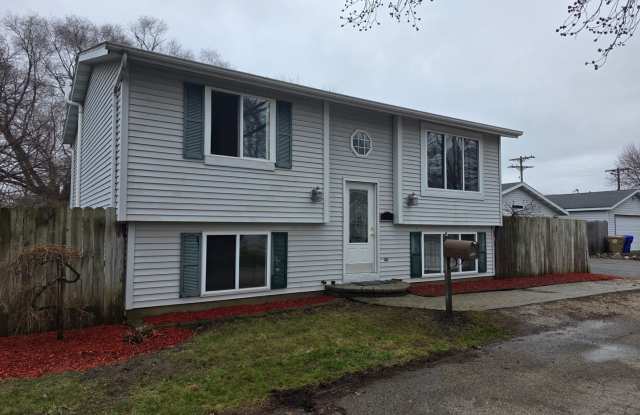 Updated 3 bedroom Kenosha home photos photos