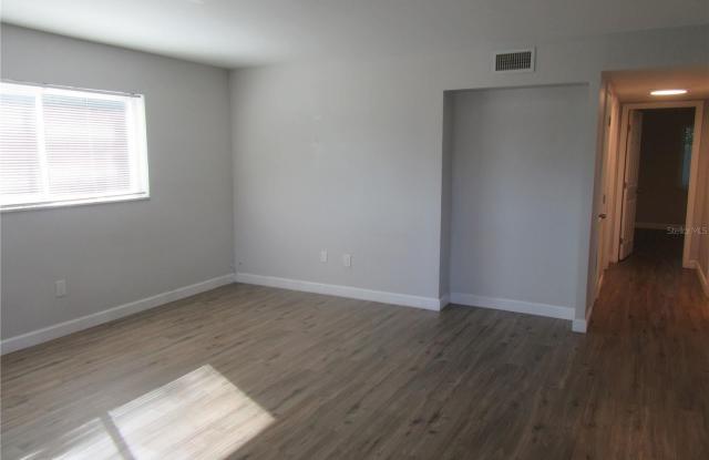 5900 22ND Avenue N Gallery 2