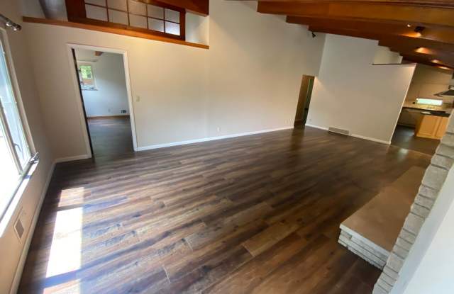 3 Bedroom - Upper Arlington Gallery 3
