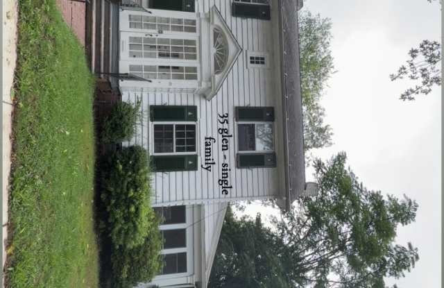 35 Glen Road Gallery 1
