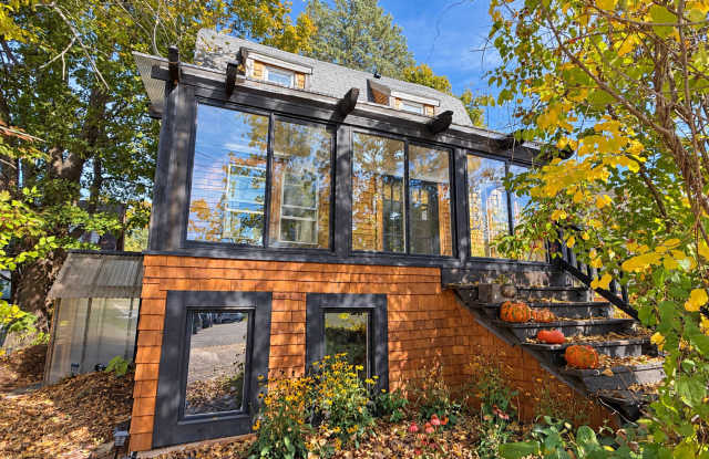 32 Bishop Ave South Portland Gallery 1