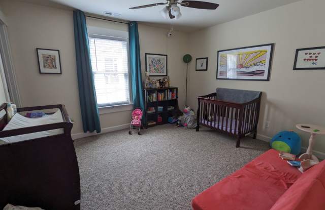 Spacious Four Bedroom Available July 3 - 859 West 35th Street, Norfolk, VA 23508