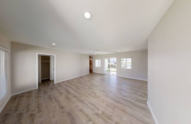 Beautiful 7BD/4BA on Mary Gallery 4