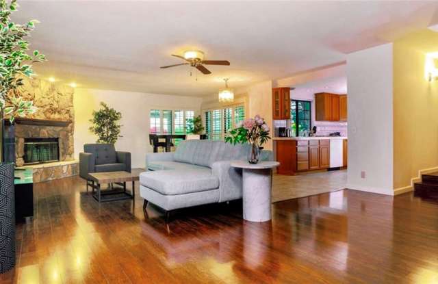1963 White Star Drive Gallery 3