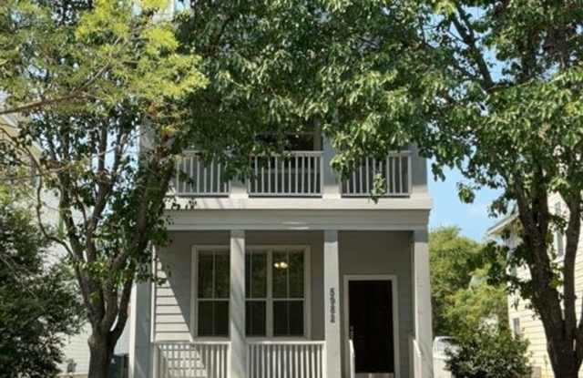 Wondeful 3 Bedroom 3 Bath home with covered front patio (on both floors) Gallery 4
