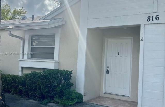 816 NE 214th Ln - 816 Northeast 214th Lane, Ives Estates, FL 33179
