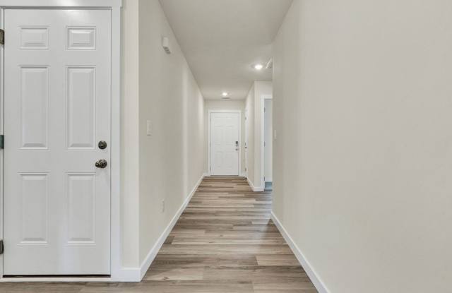 576 Fox Den Circle Gallery 3