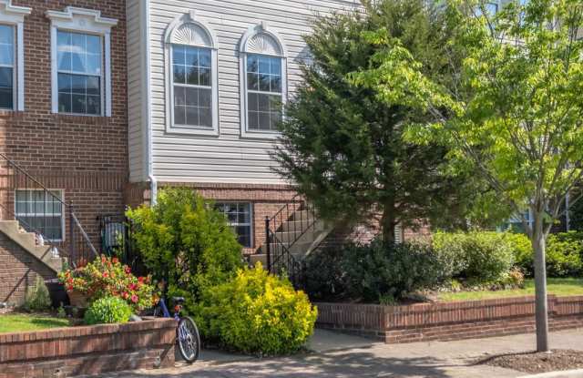 45072 UNIVERSITY DRIVE - 45072 University Drive, University Center, VA 20147