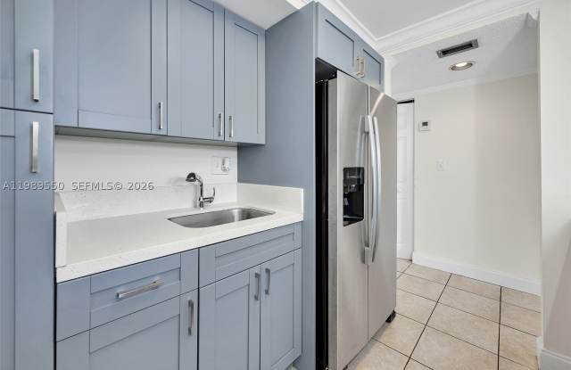 14601 N Kendall Dr Gallery 2