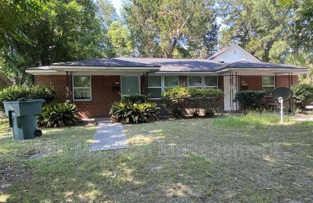 1511 E 33rd St - 1511 East 33rd Street, Savannah, GA 31404