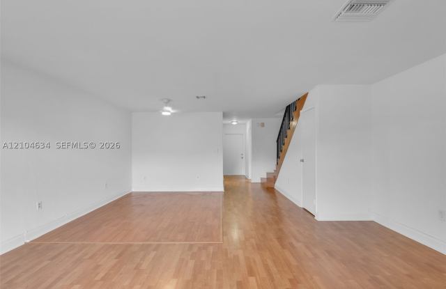 8475 SW 137th Ave Gallery 4