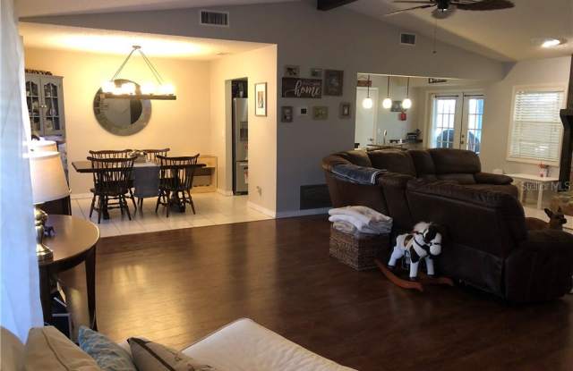 8624 DEE CIRCLE Gallery 3